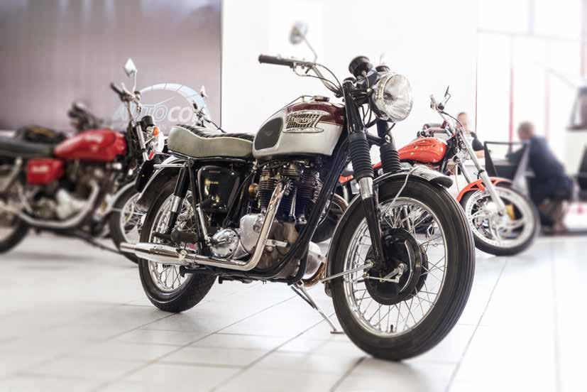 7 A 1963 TRIUMPH TR6 TROPHY SS MOTORCYCLE 650cc two cylinder engine, 30306 miles, 4 speed gearbox This is the first model introduced with the unit contraction engine where the gearbox is