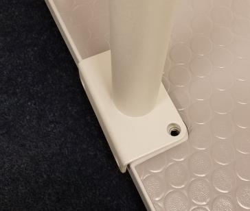 Remove the scale platform/base from the carton and place on a flat, level, and dry surface.