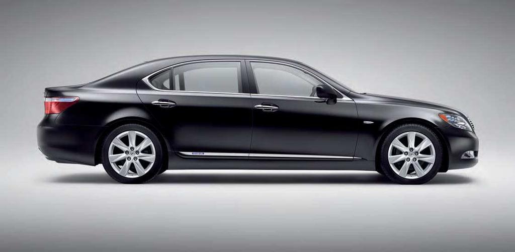 LS 600h FEATURES* LS 600h LUXURY HYBRID SALOON 1475 mm 2970 mm 5030 mm Width: 1870 mm Standard features 5.