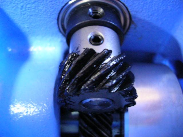 (Hexagon socket set screw : M4-4 2 pcs) (Hexagon socket button head screw : M3-5) (Plain washer : M3) Center of gear