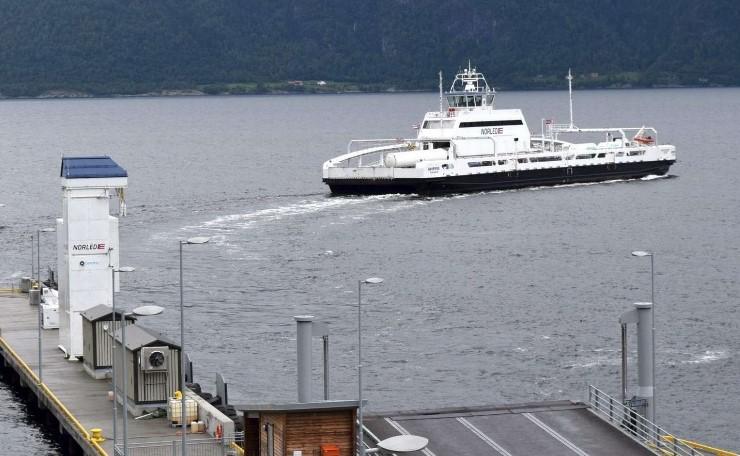 Autonomous electric cargo ship Coastal route On-shore power also for