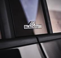 Black Edition LOGO Confirm your driver status with the Black Edition logo on the B-columns.