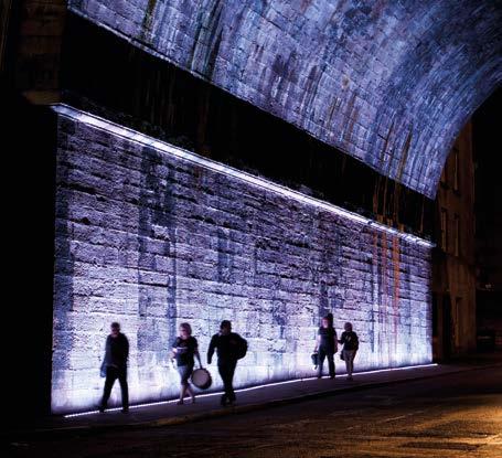 HIGHLIGHTS BLADE is a linear grazing luminaire which is designed to create amazing scenes on architectural façades, bridges and monuments.