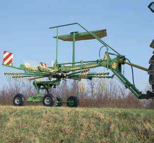 The tandem axle with large dimensioned 18" super balloon tire as standard equipment: Even in heavy forage crops everything is picked up, the