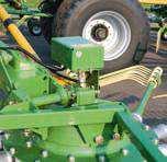 2000 features 6 rotors that work at a width of 19.00 m (62'4"). This working width gives you the potential to rake up to 20 ha (49 acres) per hour.