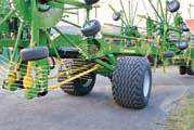Robust by design, Swadro 2000 hitches to the tractor's link arm.