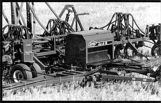 Alberta Farm Machinery Research Centre Printed: December 1991 Tested at: Lethbridge ISSN 0383-3445 Group 8(c) Evaluation Report 661