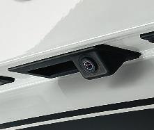 For even easier parking, the Yeti is equipped with a rear-view camera^ located on the boot handle.