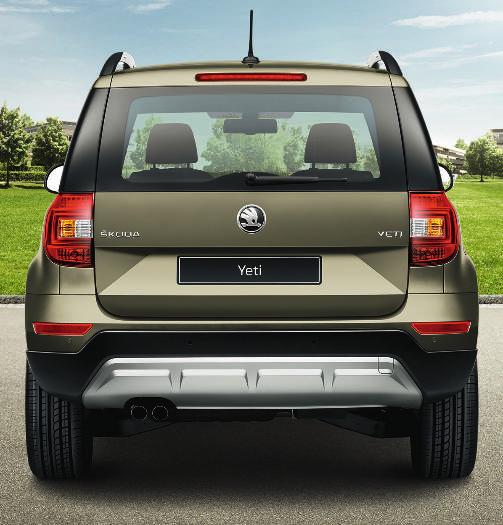 The rear bumper on both models is unique in appearance - a discrete silver cover for the Yeti and a more robust and protective