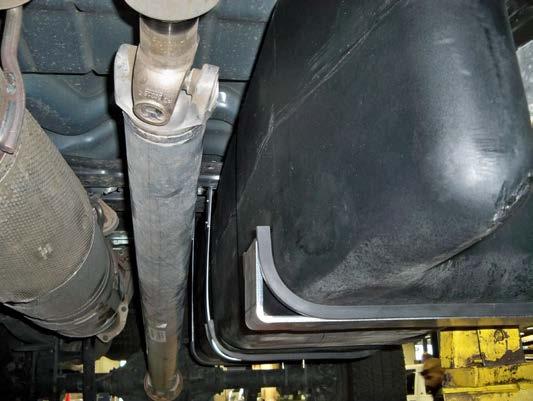 12) Installation of front support on tank without