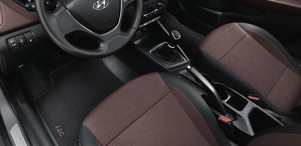 The driver s mat is reinforced with a heel pad for additional protection and branded with the i20 logo. C8141ADE00 (LHD/5dr, 3dr) Textile floor mats, velour with colour accent.