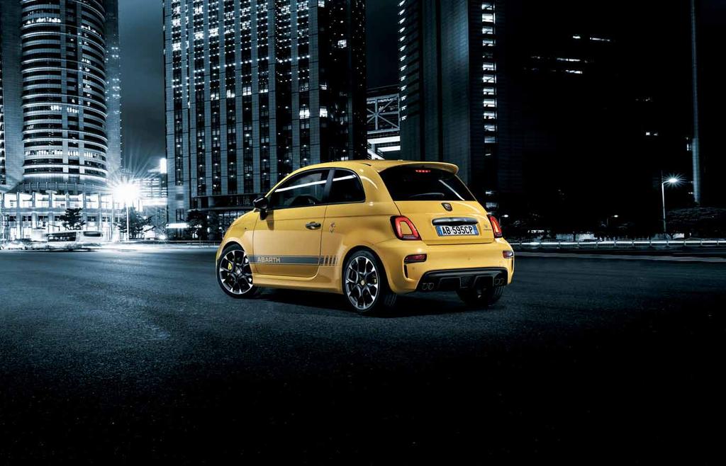 Abarth 595 Competizione is equipped to push the sportiness to the limit.