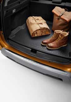 BOOT SILL PROTECTOR: Cover and protect the rear bumper with an aesthetically appealing and tailor-made accessory.