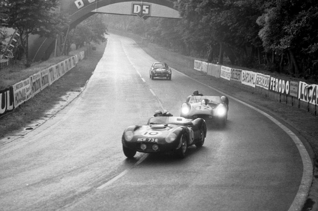 1958 got underway with Bruce Halford racing BHL 5 in the Sussex Trophy at Goodwood in April, before Archie Scott-Brown took the controls for the British Empire Trophy at Oulton Park, where he took