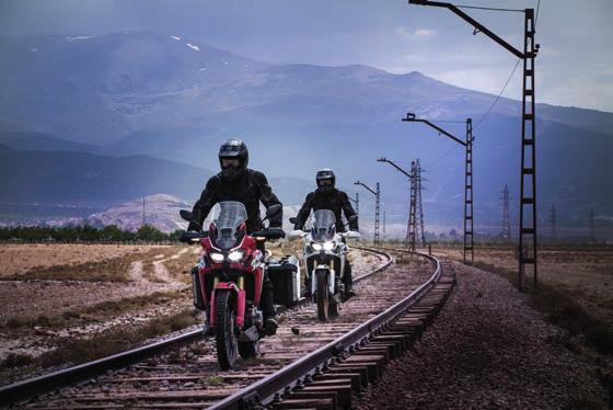 THE TRUTH IS OUT THERE The look of the new Africa Twin says true adventure. It s slim, tough bodywork truly reflects the sharp lines of CRF influence and attitude.