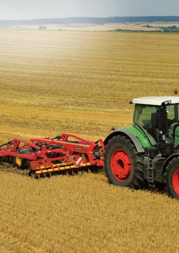 The Fendt 900 Vario in the field The top performer with a full grip The 900 Vario also plays a leading role in the field.
