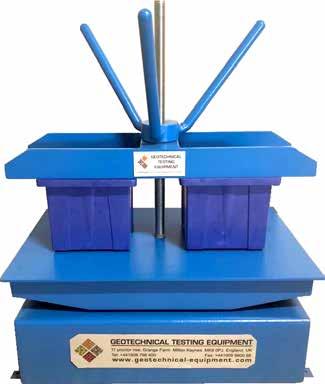 EN 12390 2 ASTM C31 C192 AASHTO T23 T126 Easy to use lightweight Ergonomically designed The powerful vibrations from this compact machine force air bubbles out of the concrete, settling it as you