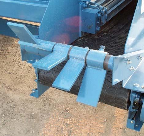 Material Handler Operation 4. Operation During the unloading procedure, the chain drag conveyor must be in operation to move the material to the discharge door.