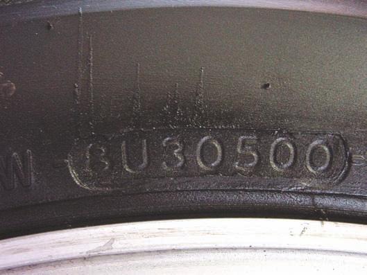 Rubber lube helps to seal around the bead during initial inflation of the tire. Friction between the bead seats and the tire bead will be reduced when inflating the tire.