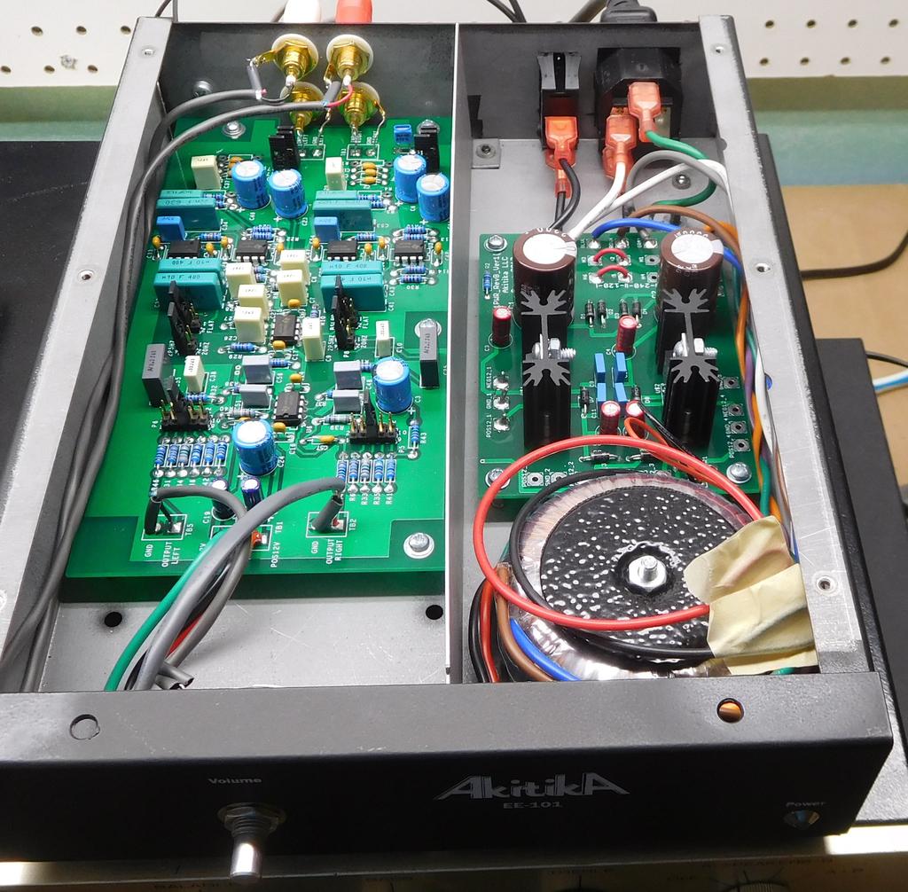 Install the cover using 10 of the provided 4-40x3/16 black-oxide undercut screws. Using the EE101 Phono Preamp Always turn the volume control down before powering up or down the EE101.