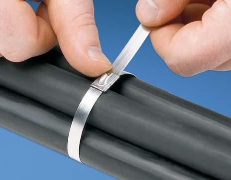 The stainless steel metal ball-locking tie series can be fastened by hand as shown in Photo 1. No tools are required.