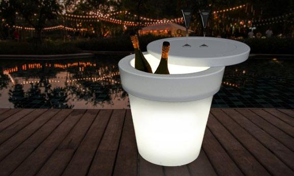 TCHIN TABLE & ICE BUCKET 22" [559 mm] 22" [559 mm] 16" [406 mm] 12" [305 mm] 6 gal [23 L] 33 lb [15 Kg] Self-Ballasted Lamp / 120V 13W Cool White Light