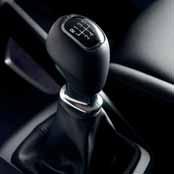 For ease and comfort, simply adjust the volume of the audio system via the steering wheel buttons or check essential journey statistics such as distance to empty or average