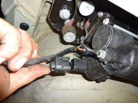 REMOVE THE AIR LINE FROM THE COMPRESSOR AND