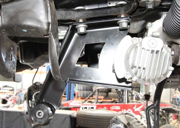 Figure 10: install passenger diff mount 16) 4WD ONLY! Skip to Step 17 for 2WD.