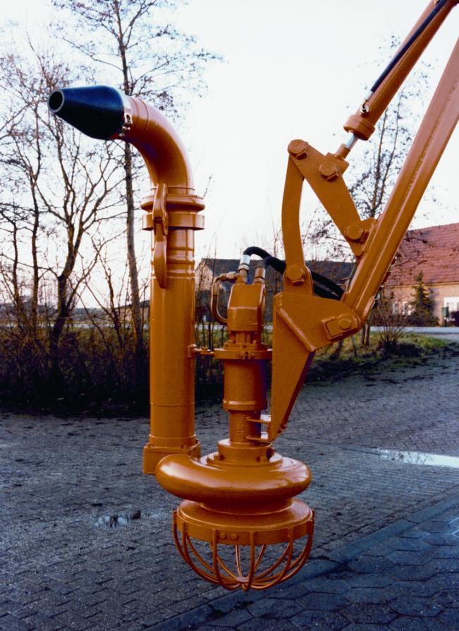 lengthened excavators arm up to more than 7 meters deep. Pump characteristics as shown below.