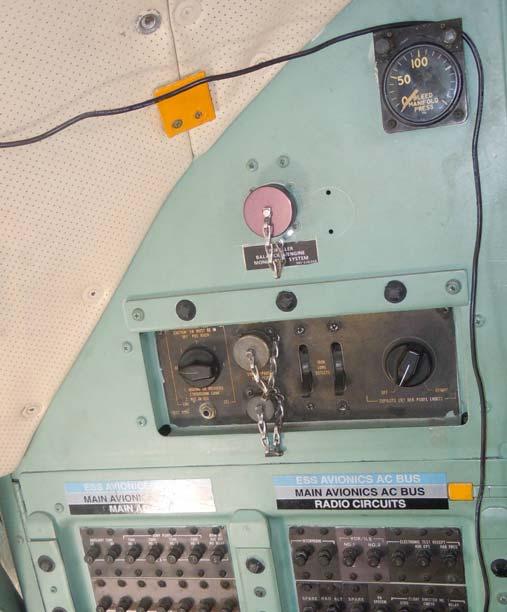 The bleed air manifold gage is located above the right hand circuit breaker box above the copilot s upper circuit breaker panel: Bleed Air Gage Preflight Bleed air check using