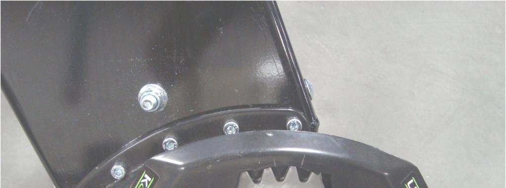 ATV/UTV HIGH RISE OPERATION ONLY: 1. To prevent tracks from making contact with wider blades, the extension kit pivot angle is limited to 25 as shown.