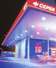 02 In 2002, the value added from refining stood at $14.09/ton, 29% lower than the year before. Distribution & Marketing The CEPSA Group sold 25.