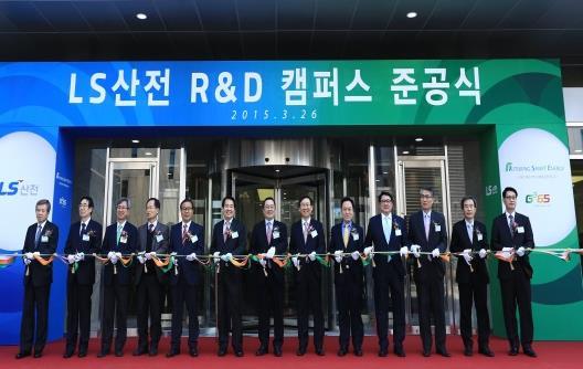 Awarded the 39 th Korea National Quality Grand Award Dec. Won the 500 million Trade Tower Award 2014 Jan. Launched new strategic automation product lines for A&D May.