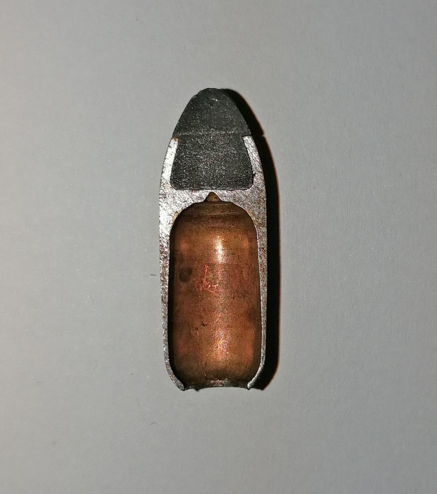 Stiletto AP 9x19 mm round cut, showing