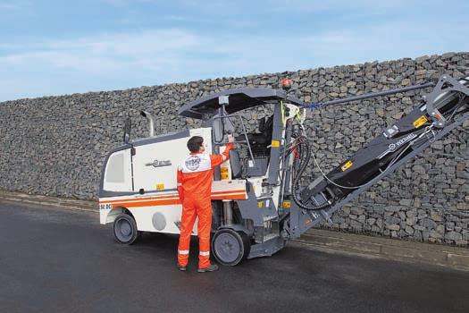 low-bed trailer Quick and easy transport to the next job site ensures that the machine is always fully utilized.