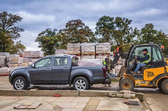 The ISUZU D-MAX can accommodate up to one tonne of cargo on its generously dimensioned loading area.