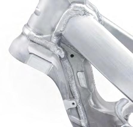 The rigidity of the frame, along with a head pipe design and brace tubes, contributes to the front-end feel.