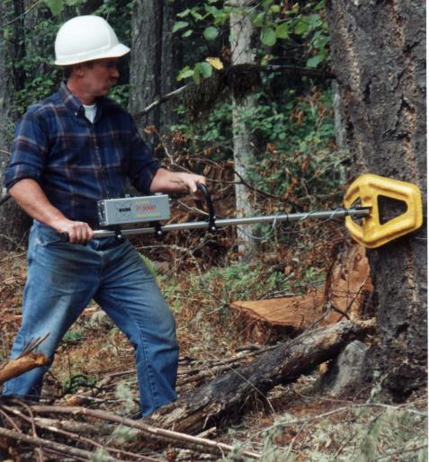 SCANNING STANDING TIMBER Search Head position is easily adjustable.