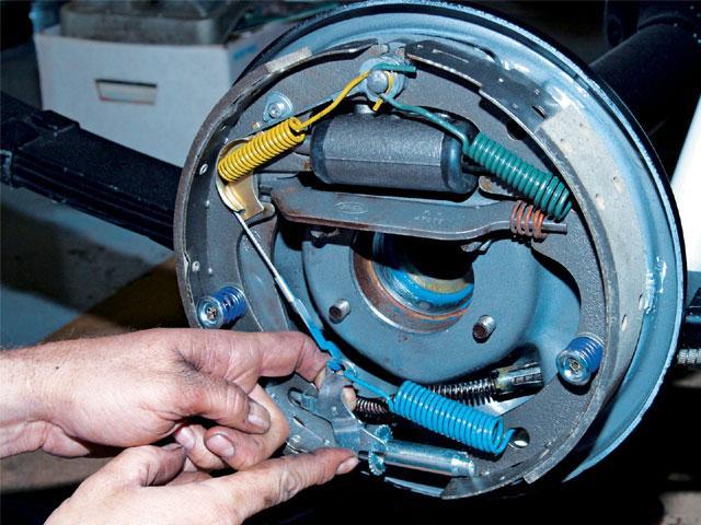 24. Drum brakes have a self adjuster with a