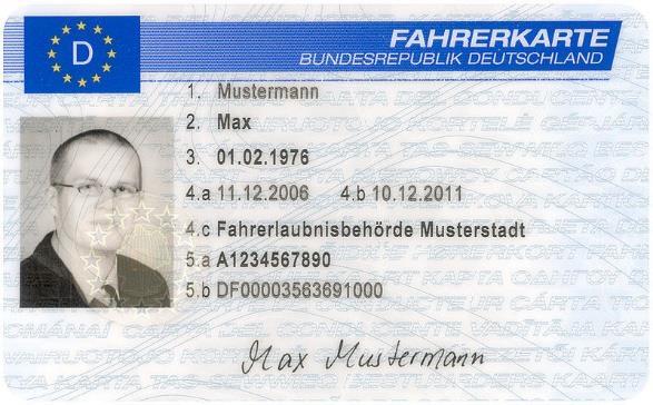 1-Hertz intervals, but not stored on driver s card Does require universally unique driver identification in the form of a EU Driver s License Requires motor carriers