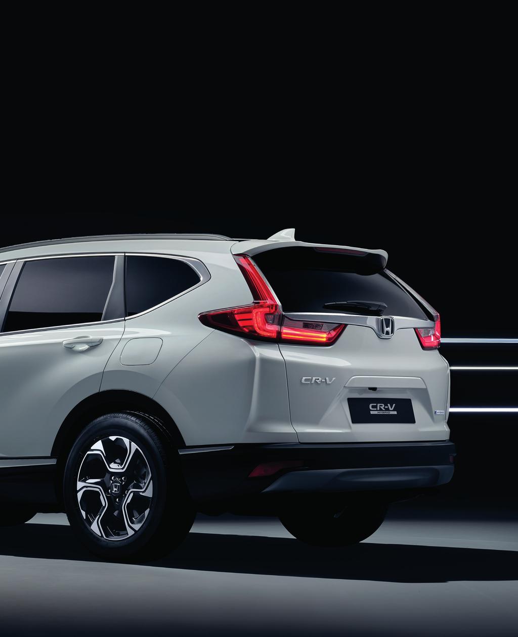 Car featured throughout is: CR-V 2.