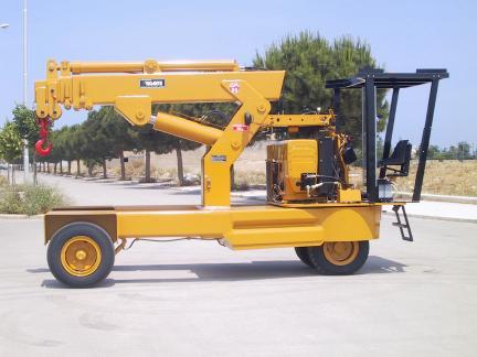 Model Type GR 120 D GR 120 12.000 Kg. Specification sliding extending Hydraulic arms and a manual arm 6,60 mt. - a 32,5 Kw.