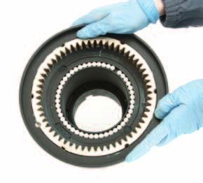 Carefully check the teeth of gears and ring gears to make sure there are no traces of wear.
