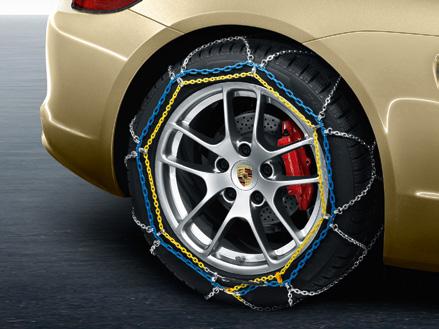Front cargo liner Snow chains An established option for 20 years: accessories for retrofitting. Driving a sports car. 365 days a year.