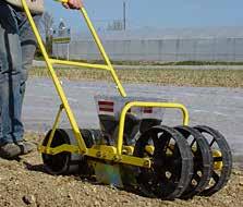 The seeding units are independent of each other. The minimum spacing between rows is 15 cm.