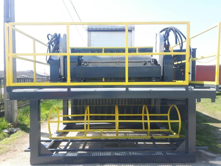 RENTAL FLEET - DECANTERS The 518 Full Hydraulic Centrifuge is a high speed, high volume decanting centrifuge with a 14" diameter and 57.