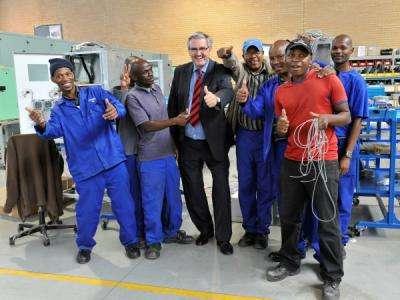 The NXAir Switchgear Lunch Partnership between Siemens, Voith Hydro and Eskom Africa s proudly manufactured NXAir Medium Voltage Switchgear at