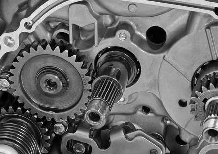 CLUTCH/GEARSHIFT LINKAGE Remove the following: Washer Clutch center Clutch discs /clutch plates [4] Pressure