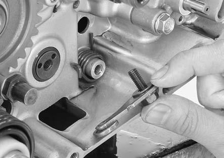 CLUTCH/GEARSHIFT LINKAGE INSTALLATION Apply locking agent to the stopper arm bolt threads.